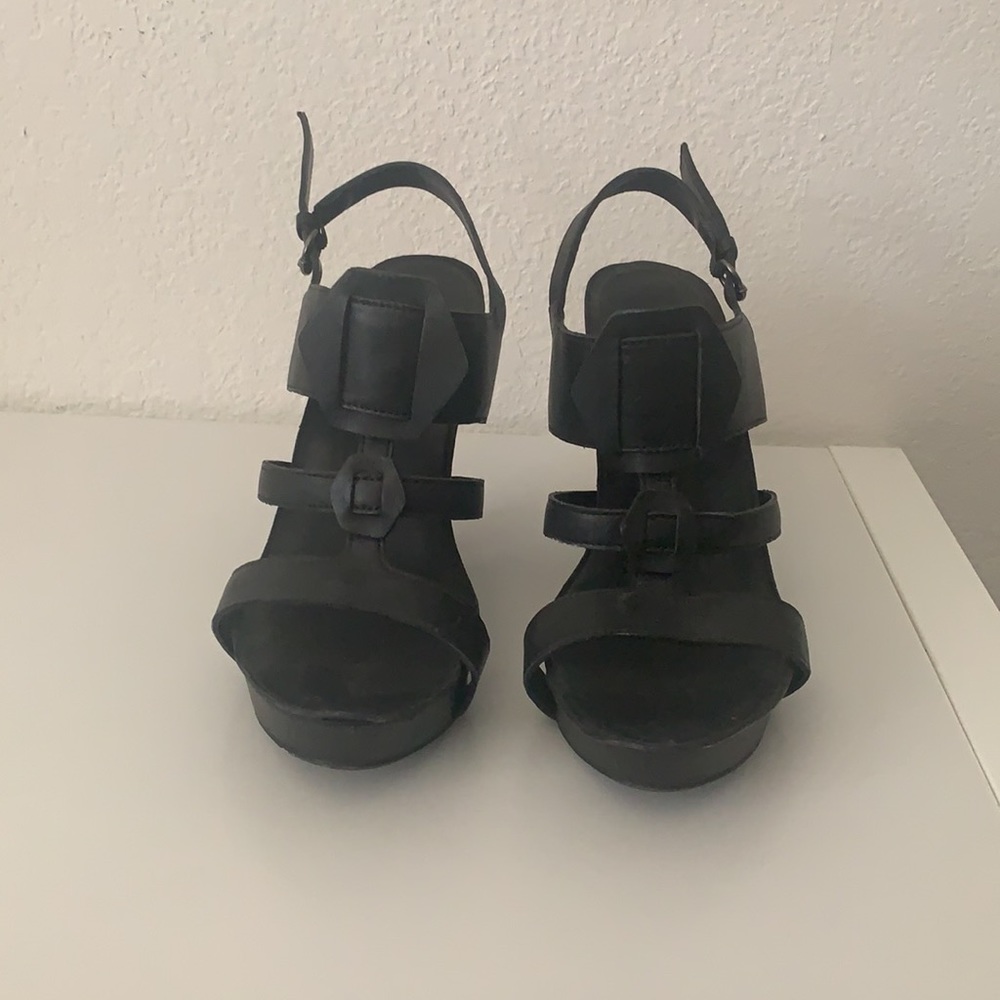 •Max Studio Black Heels•